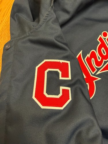 ✰ Cleveland INDIANS (Guardians) Reversible HOODED Nylon COAT ✰ YOUTH XL VG+ - Picture 11 of 15