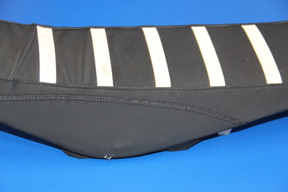 1999 99-02 KX250 KX 250 Main Seat Saddle Pan Pad Foam Base Mounts Cover - Image 4 of 4