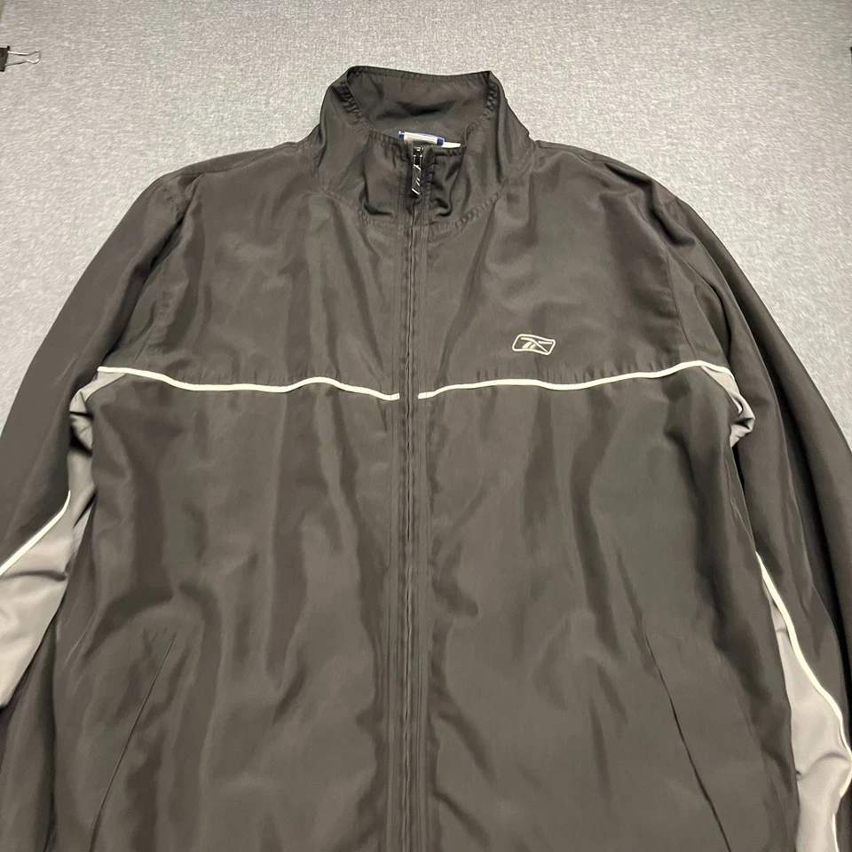 Jaqueta de atletismo Reebok masculina tamanho G preta com zíper completo aquecimento casaco corta-vento forrado - Imagem 2 de 4