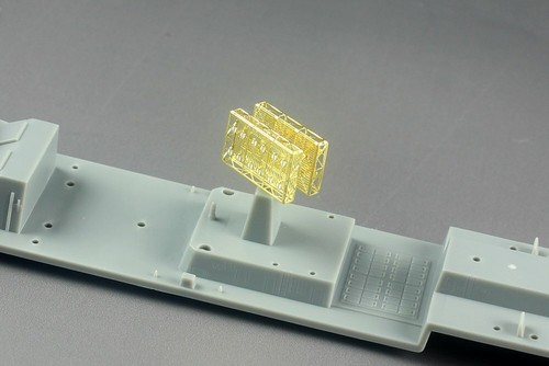 Dream Model 70017 1/700 Chinese Navy Type 052DL Class Destroyer - Picture 12 of 12
