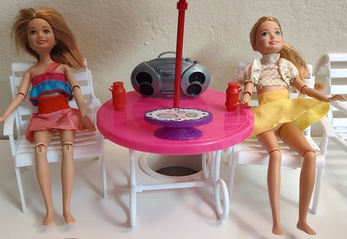 Barbie (3 Chelseas) Outdoor Patio BBQ Playset w/ Accessories - Picture 8 of 15