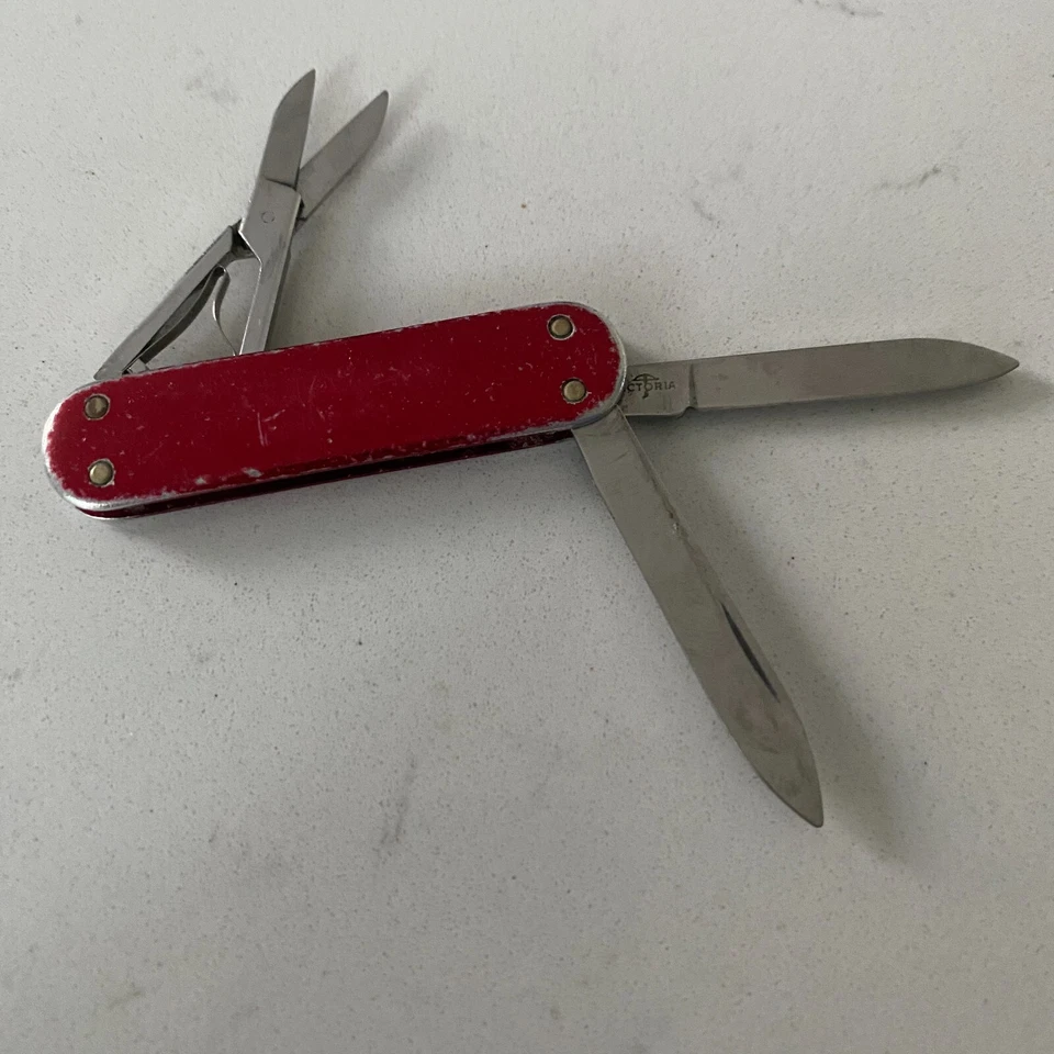 Navaja suiza Victorinox Companion roja con tijeras vintage años 70 Foto 2 de 3