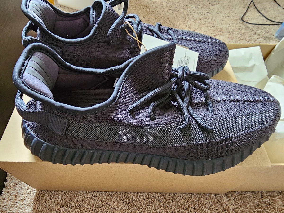 yeezy shoes size 10.5