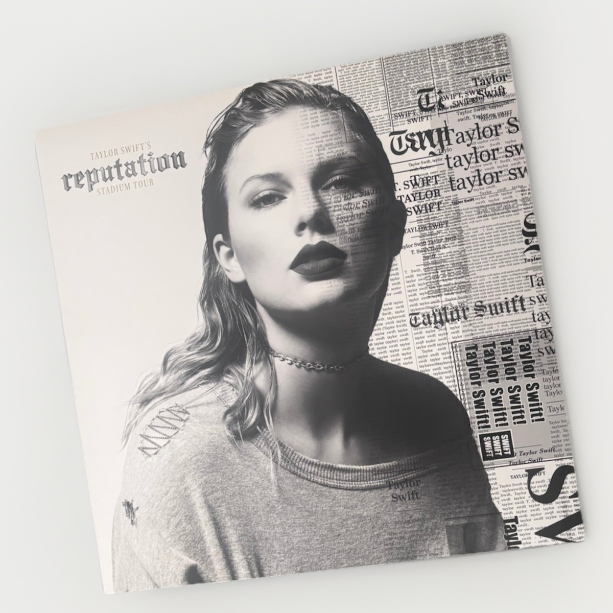 洋楽 TaylorSwift\"reputationstadiumtour\"VIPBOX Taylor Swift VIP reputation box, book, patch ,cd, rechargeable! | eBay