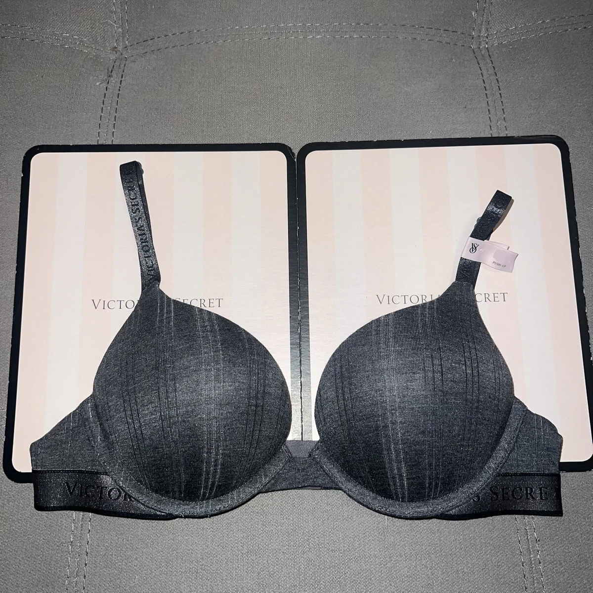 Preços baixos em Victoria's Secret Bombshell Listrado Sutiãs e