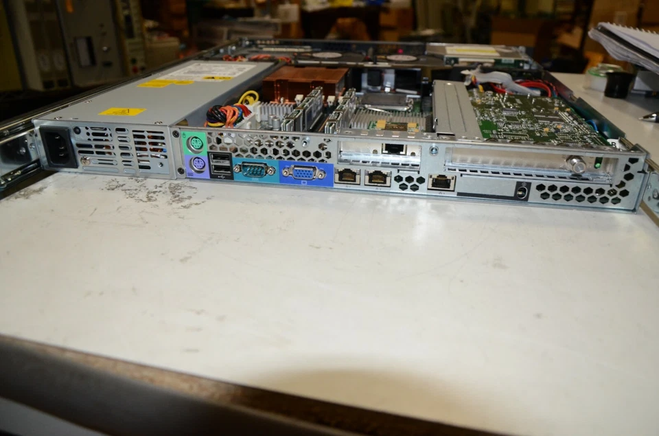 Quanta Computer QSR-29S Server  - Image 2 of 4