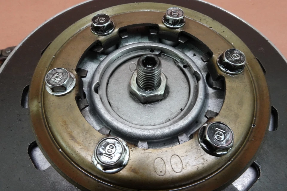 05-06 Harley Davidson Dyna Wide Glide Cesta Embrague Compensar Primaria Foto 4 de 4