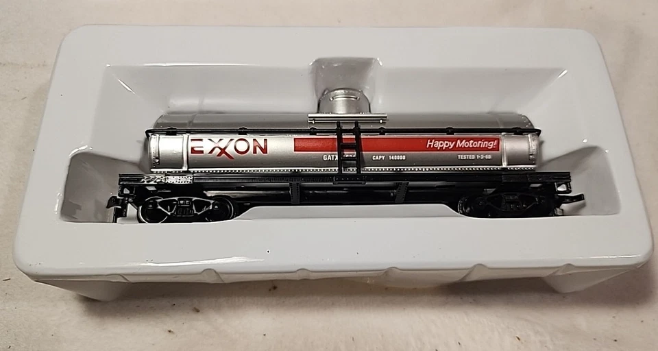 Model Power Heavy Weight HO Exxon Happy Motoring 40' Chemical Tank In Box #8105 - Image 3 of 4