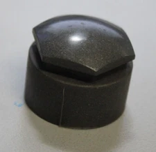 (1) Audi OEM Lug Nut Bolt Cover 4M0601173D