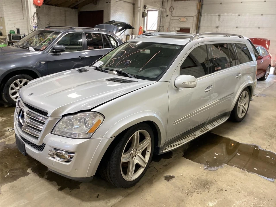 CONSOLE LID Mercedes-Benz Gl320 Gl450 Gl550 2008 08 1418772 - Image 2 of 4