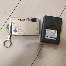 FUJIFILM FinePix Z1000EXR Gold Digital Camera 16.0MP 10x Optical Zoom From JAPAN