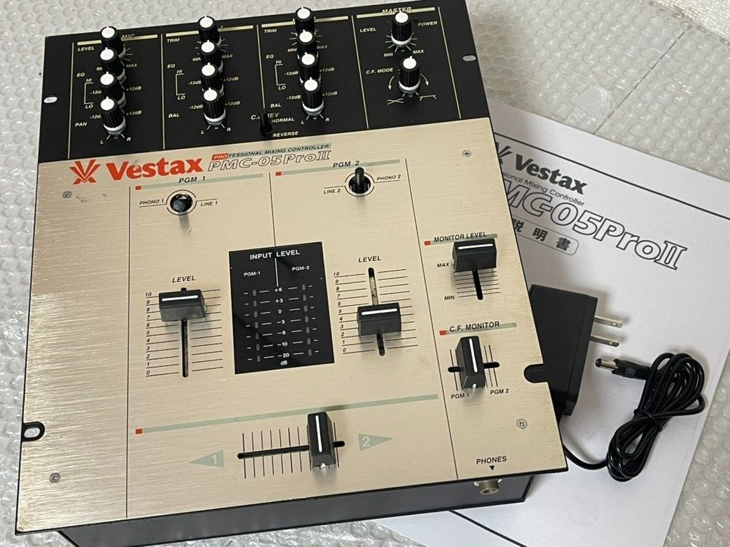 Vestax PMC-05 PRO II DJ Mixer 2-Channel Battle Scratch Mixer  