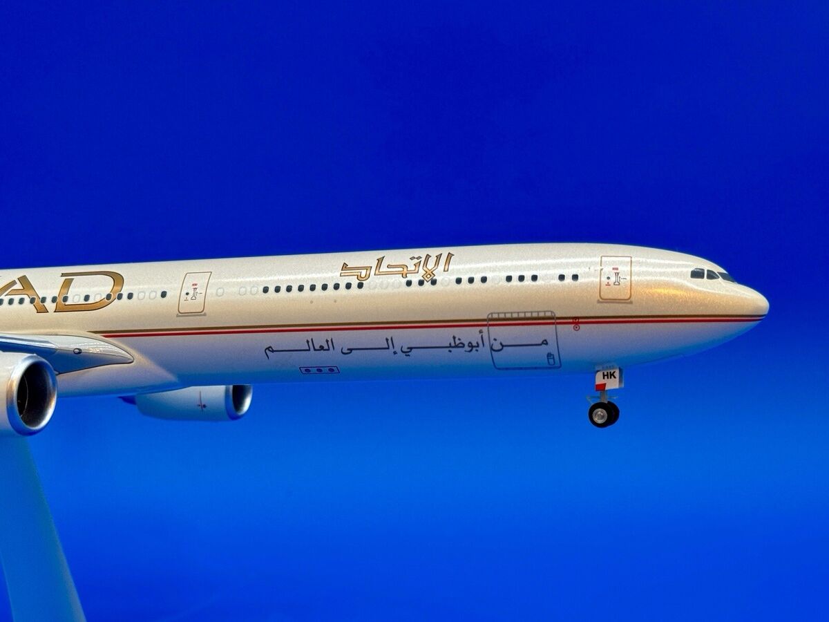 Herpa Etihad Airways Airbus A340-600 A6-EHK. 1:200. Etihad Herpa Etihad Airways Airbus A340-600 A6-EHK. 1:200. Etihad