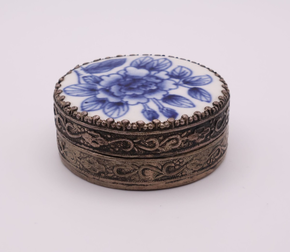 Vintage Chinese Trinket Jewelry Box Round White Porcelain