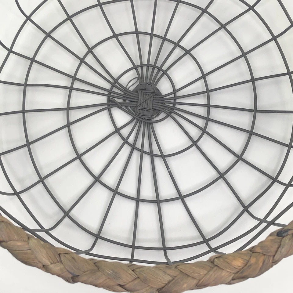 Круглая проволочная корзина от Taylor Madison Designs коллекция для хранения 6,5 дюйма x 12,5 дюйма - Изображение 3 из 4