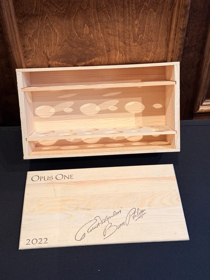 Caja de vino Opus One 2022 Foto 2 de 4