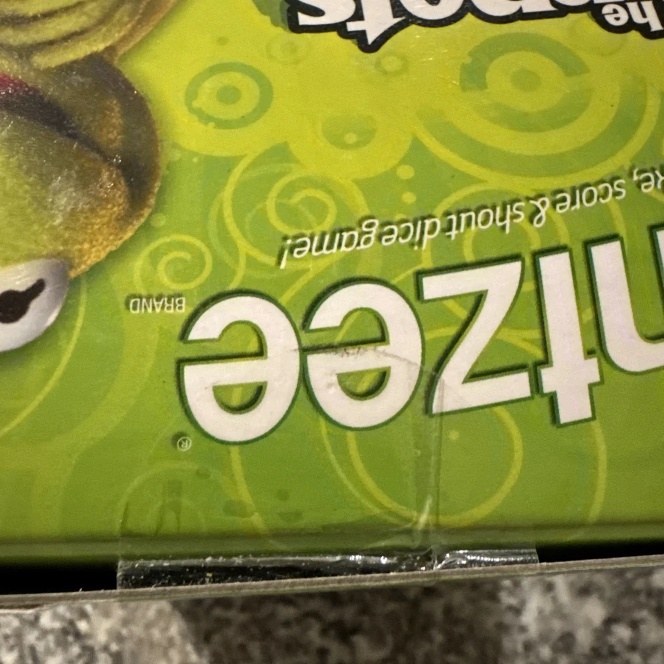 NEW THE MUPPETS YAHTZEE COLLECTORS EDITION 2010 KERMIT THE FROG HASBRO USAOPOLY - Image 4 of 4