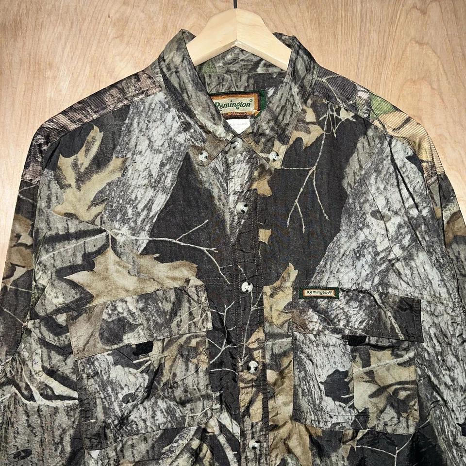 MEN’S REMINGTON NYLON WATERPROOF CAMOUFLAGE HUNTING SHIRT SIZE XL - Image 2 of 4