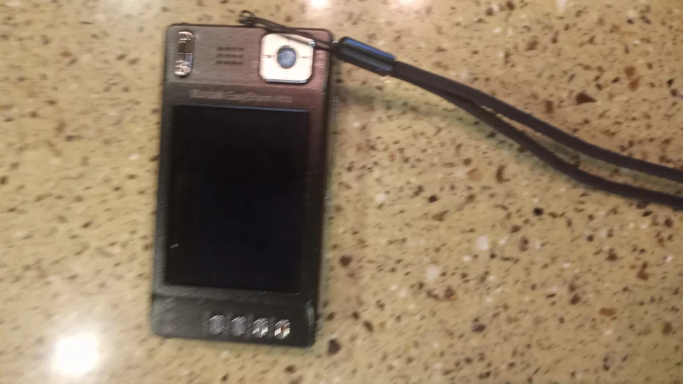 Kodak 6.1 Mega Pixels Easy Share V603 - Image 2 of 4