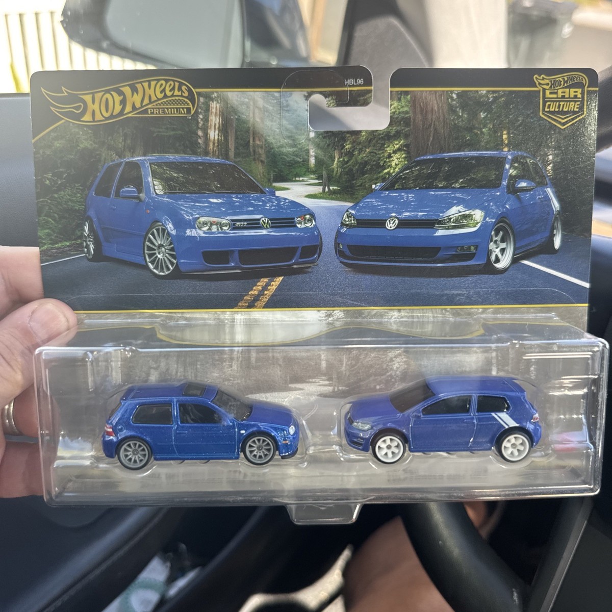 Hot Wheels - 2 Pack - '04 Volkswagen Golf R32 - Volkswagen Golf