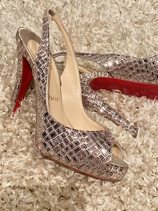 louboutin size 38 in us