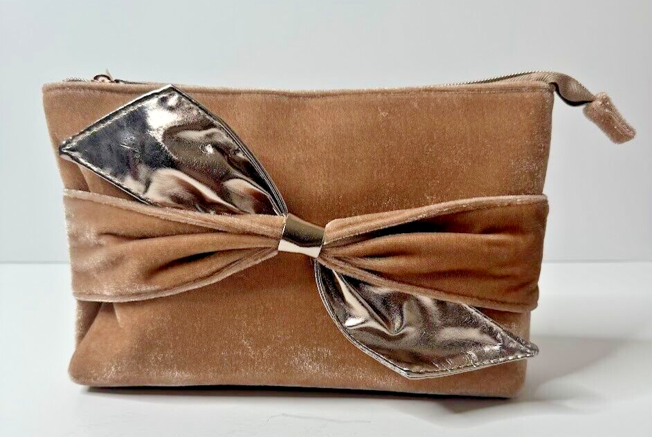 NEW Ulta Pinkish beige Velvet Cosmetics Toiletry Train Case Makeup