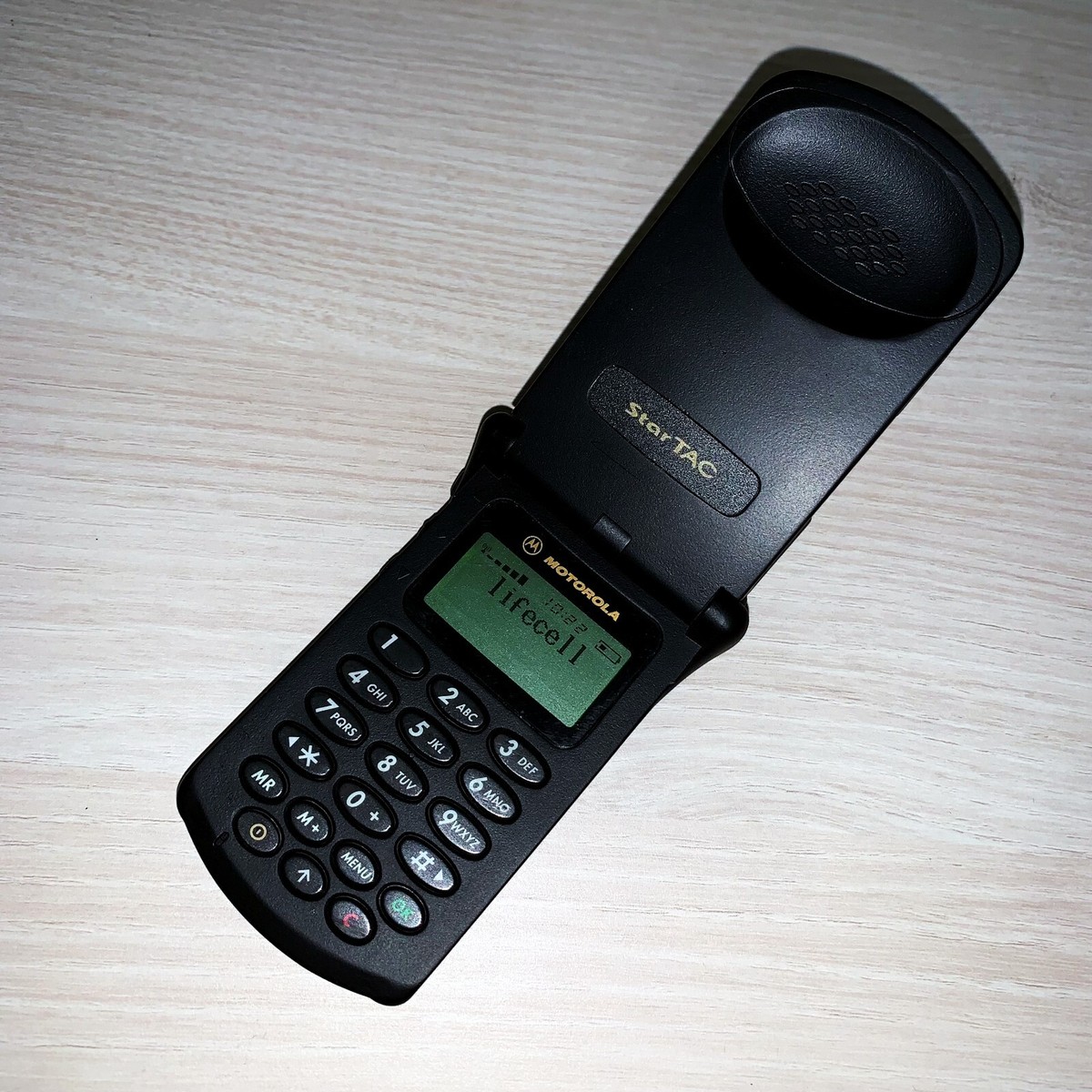 Motorola StarTAC Black | Flip Phone | GSM 900 | 500 mAh | Single