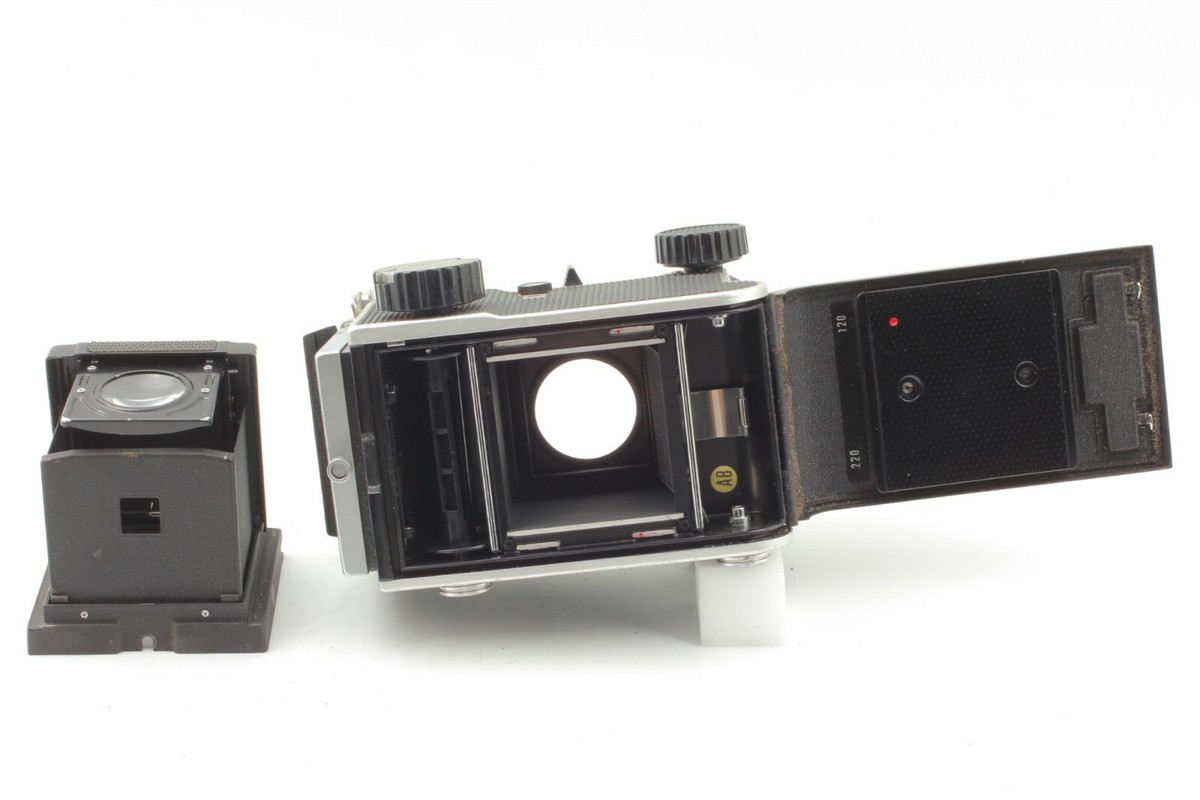 EXC+++++】Mamiya C220 Professional TLR Film Camera Body from JAPAN