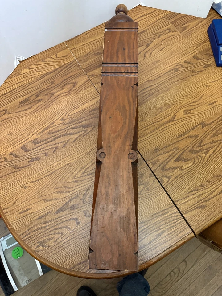 Antiguo poste de escalera de madera de la época victoriana Newel Foto 4 de 4