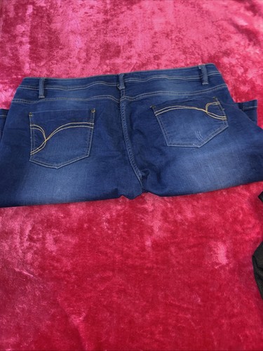 Ladies Jeans - Picture 3 of 3