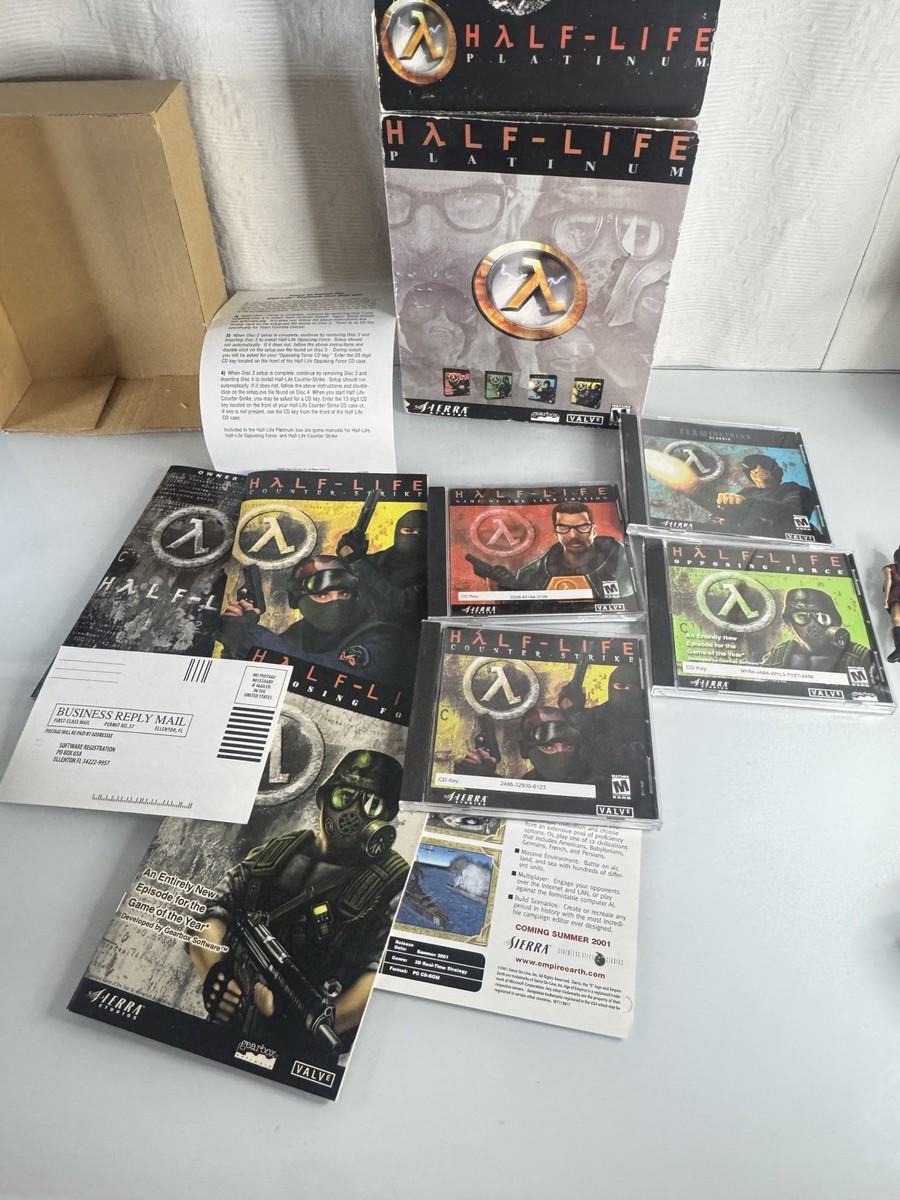 Half-Life Platinum 1st Edition PC Version Four CD Set 2000 Rare