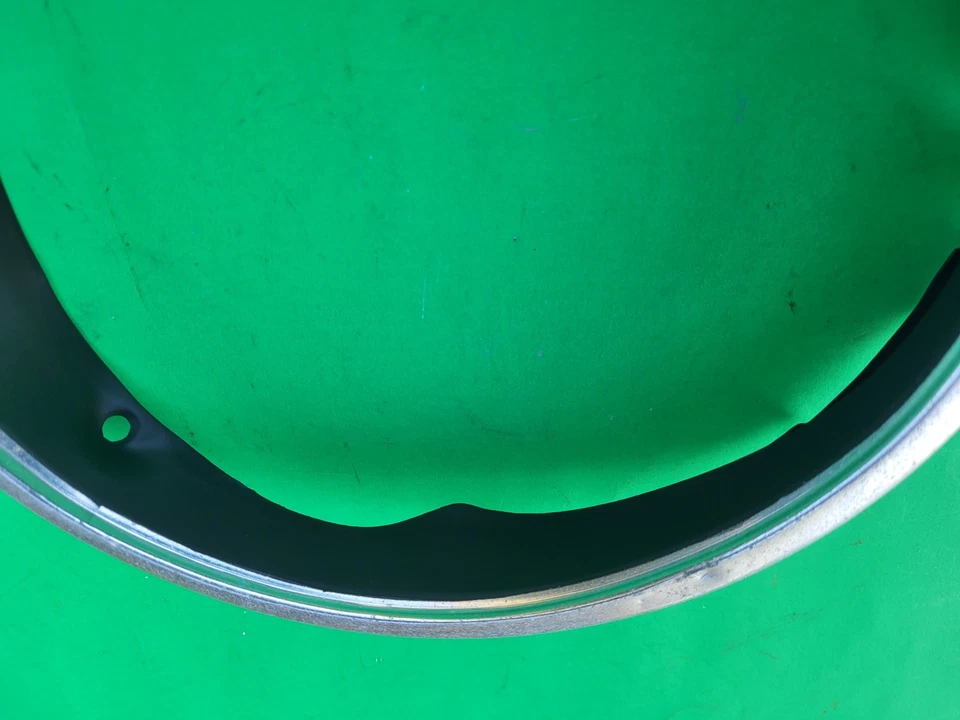 Bisel de faros Plymouth Valiant 1966 - lado izquierdo/del conductor Foto 4 de 4