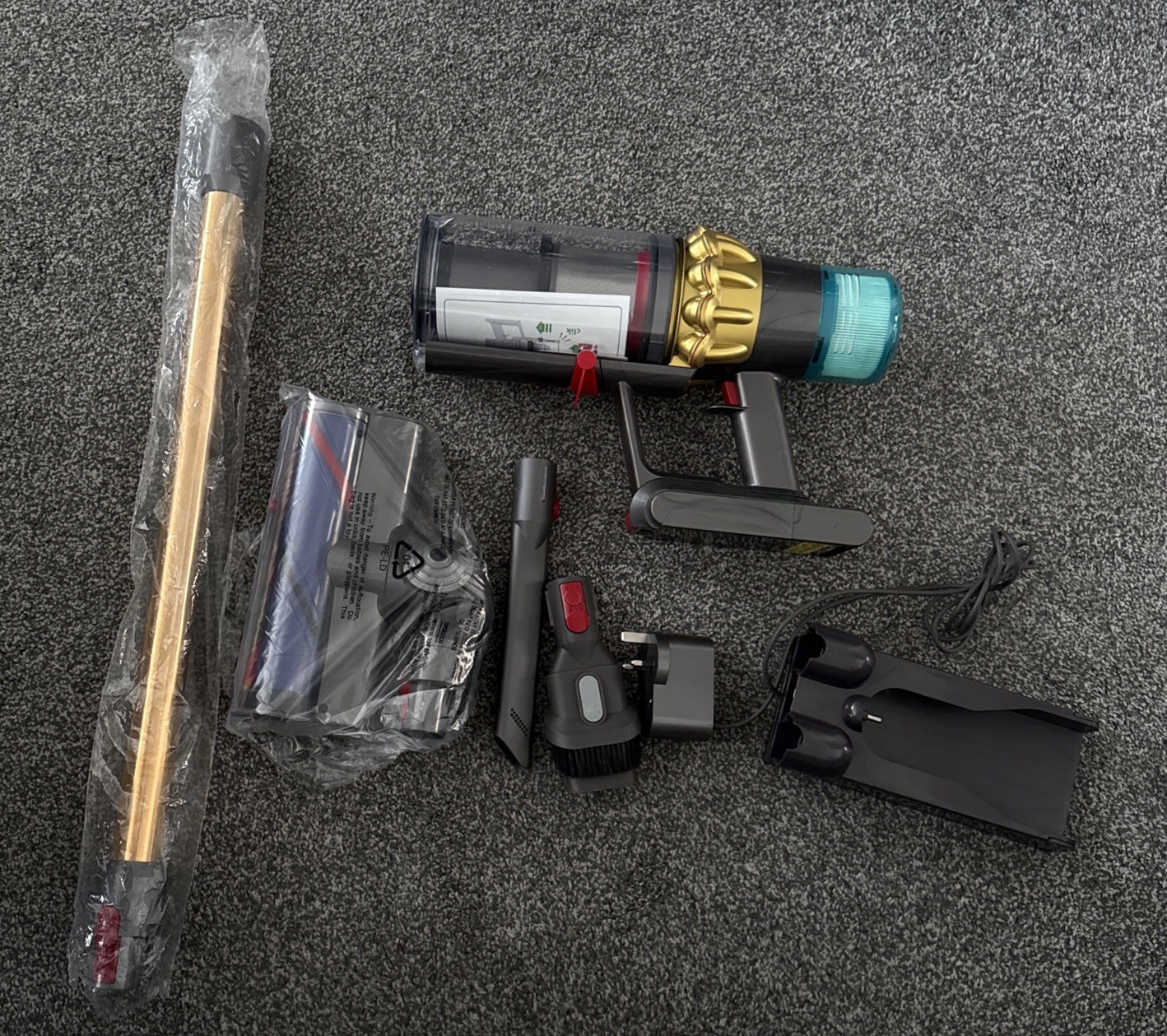 Dyson V15  Detect  Cordless Vacuum Cleaner. Brand new.