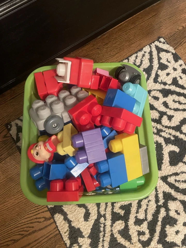 Mega Blocks CAT Construction Dump Truck with 30+ blocks Kids Toys - Image 2 of 2