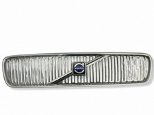 Calandre Volvo V50