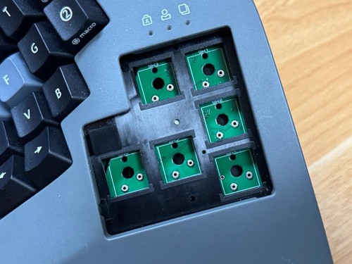 Kinesis Advantage360 Wired Hot-Swappable Ergonomic Keyboard Mechanical Split - Picture 3 of 8