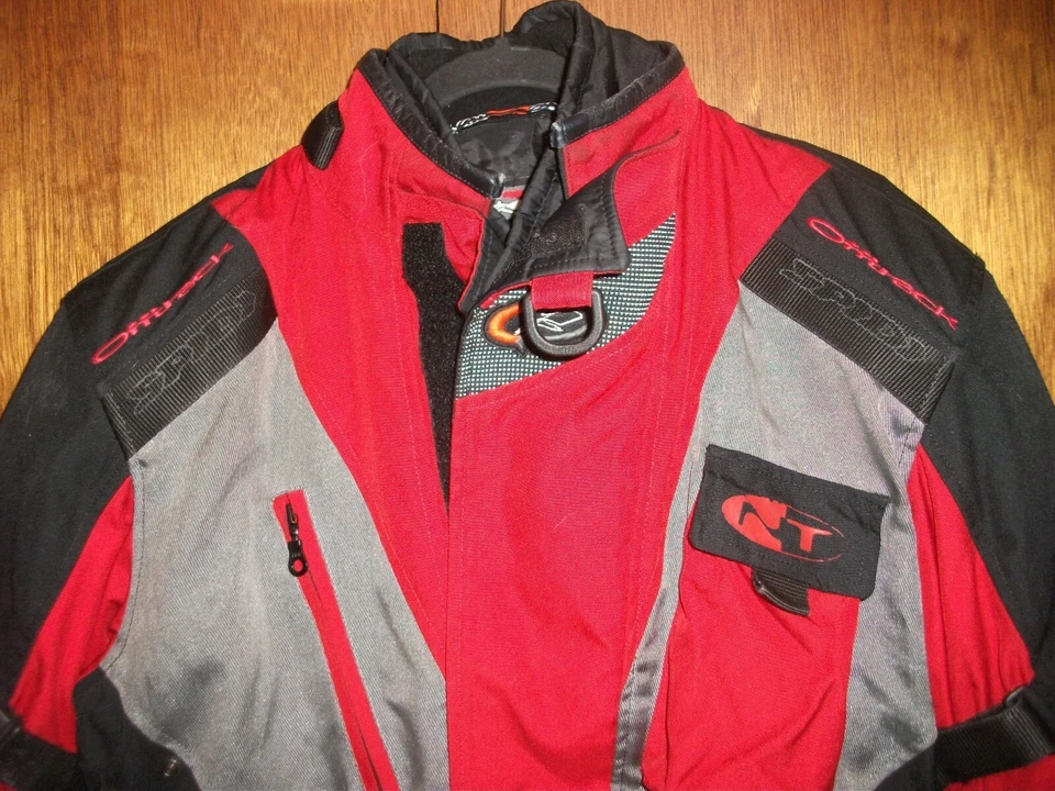 CHAQUETA DE MOTO SPIDI H2Out M L Off Track blindada negra y roja forro con cremallera Foto 2 de 4