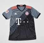 Adidas 9 Fußball-Trikots von deutschen Vereinen