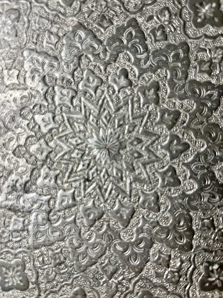 Bandeja de cobre indo-persa gravada e estanhada século XIX - Extremamente rara - Imagem 2 de 4