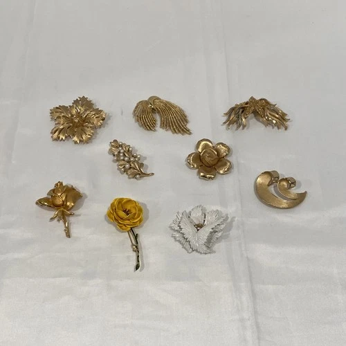 Vintage Lot Of 9 Crown Trifari Signed Goldtone Brooch Pins Beautiful
