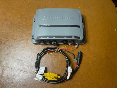 Raymarine RAY260 E70087 Black Box DSC Marine VHF Transceiver