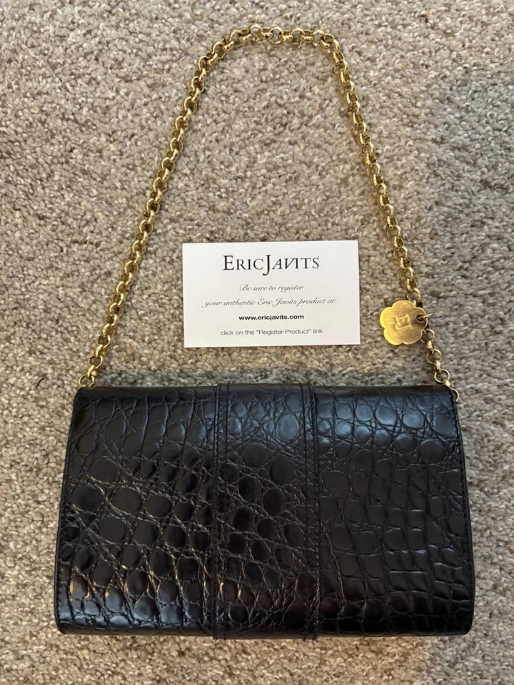 BOLSO CLUTCH ERIC JAVITZ CUERO COCODRILO NEGRO ASA SUPERIOR CON CORREA DORADA Foto 2 de 3