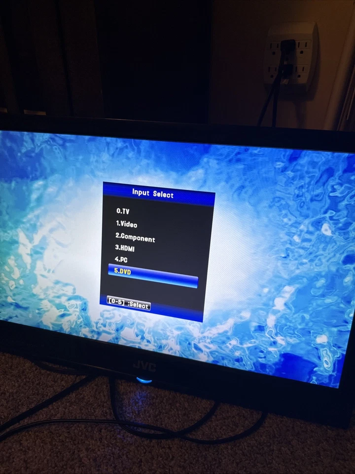 22" JVC LT-22DE72 Television With Built In DVD Player NO REMOTE - Image 3 of 4