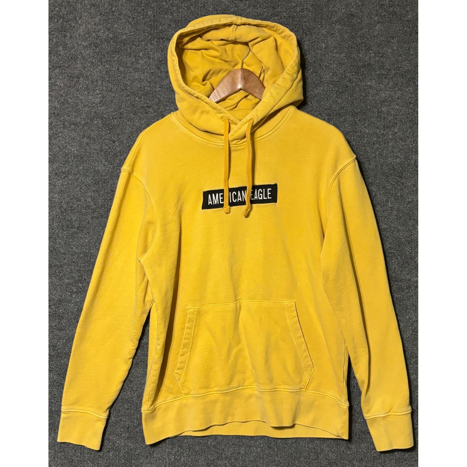 American Eagle Mens Yellow Box Logo Graphic Pullover Hoodie Sweatshirt Medium