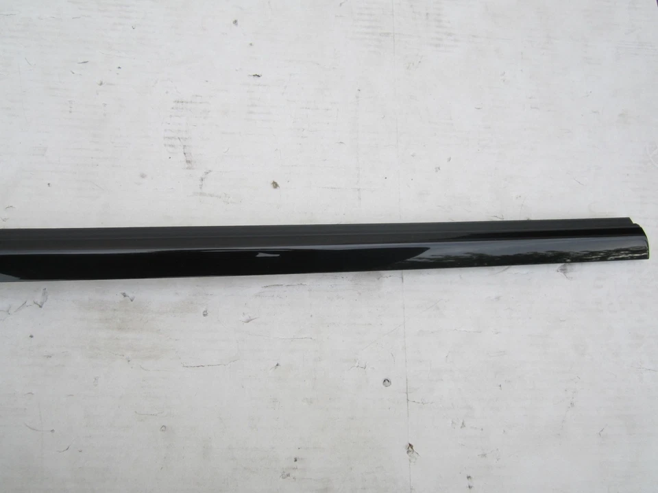 guarnição de moldura de cinto de porta dianteiro dd51012 Mercedes C43 C63 AMG Coupe 2017 2021 - Imagem 3 de 4