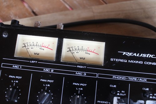 REALISTIC STEREO MIXING CONSOLE MODEL 32-1200C Working - Picture 2 of 8