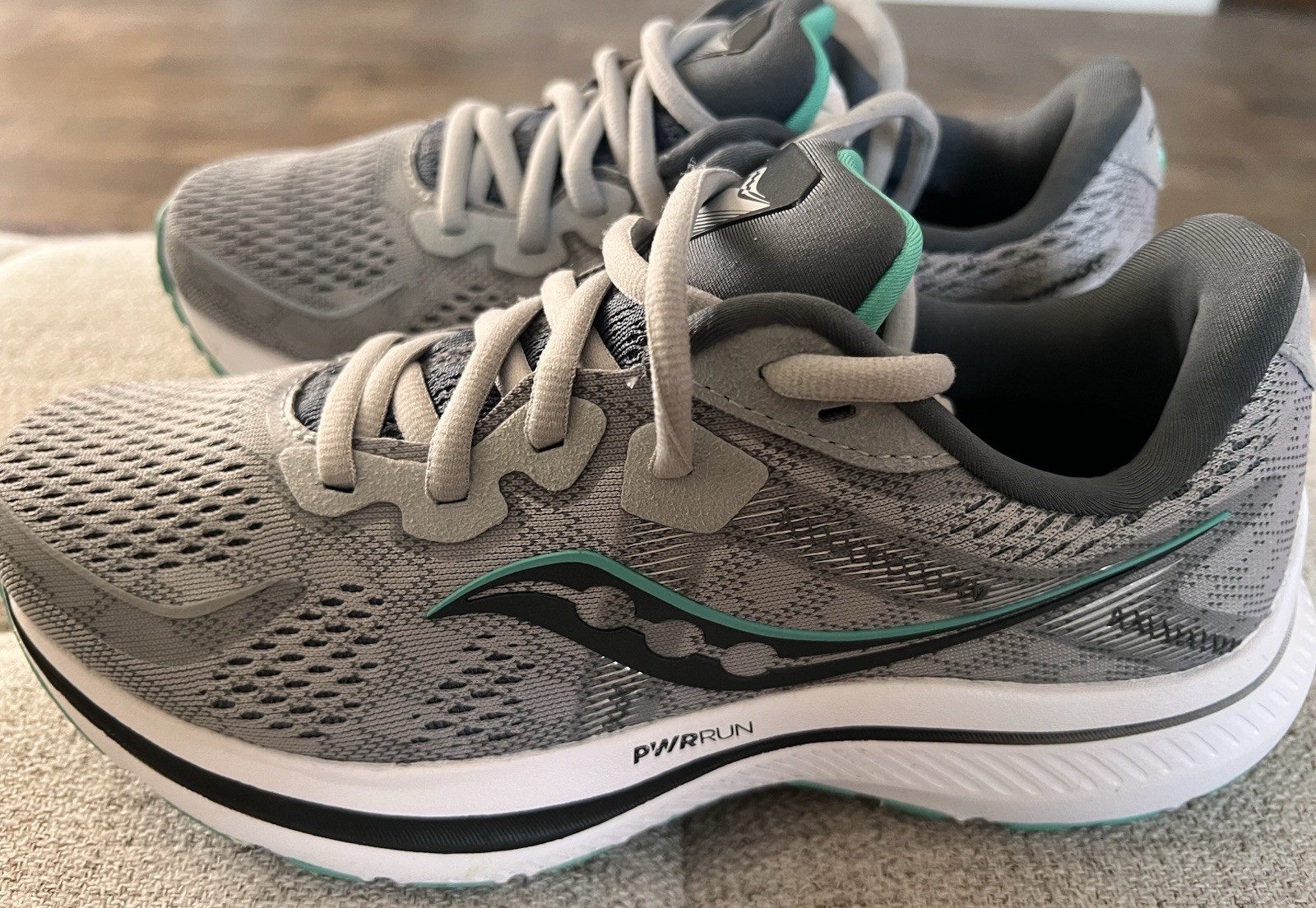 Saucony Omni 20 Running Shoes Womens Size 6.5  W Sneakers Athletic Alloy/Jade