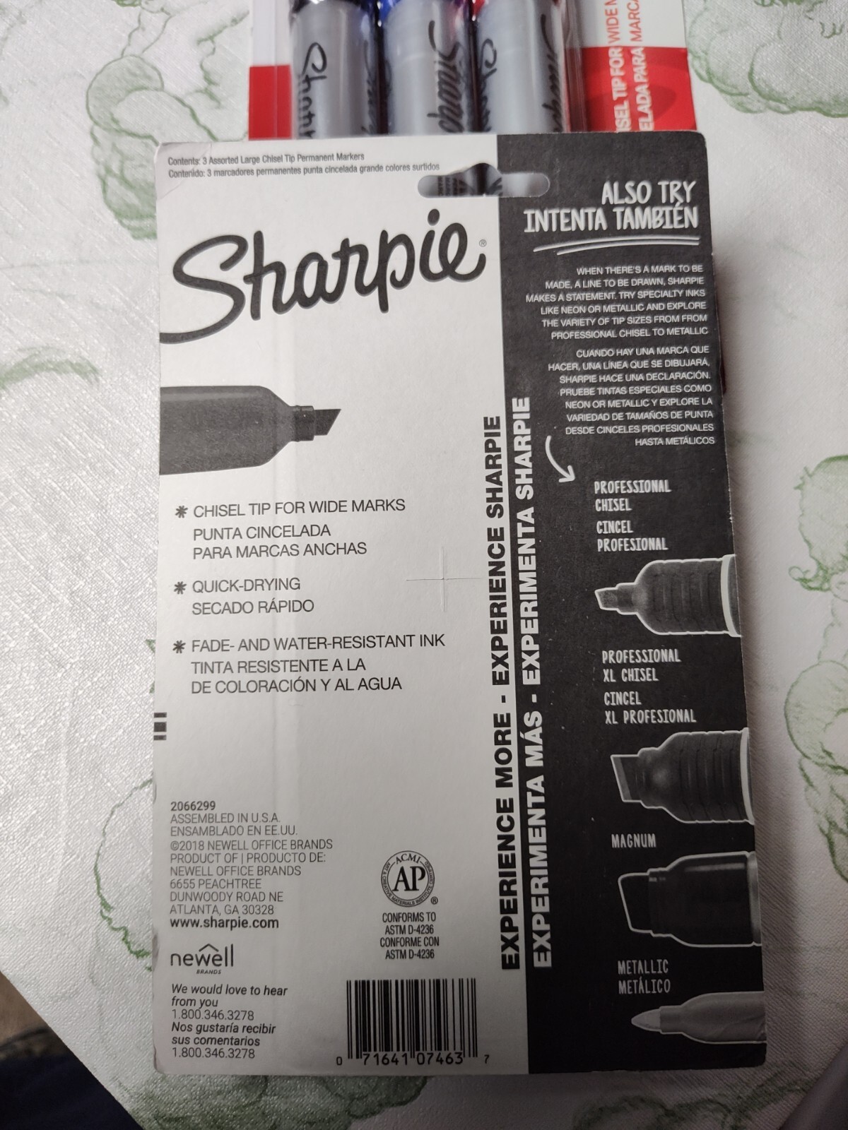 6 Sharpie PRO Durable King Size Black Blue & Red Wet or Dry Permanent Markers. 