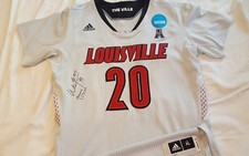 Wayne Blackshear 2013-14 Louisville Cardinals Tourney Authentic Game Used Jersey