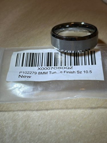 Men's Tungsten Carbide Ring Comfort Fit Wedding 8mm Band Sz 10.5 New Never Worn - Picture 2 of 4